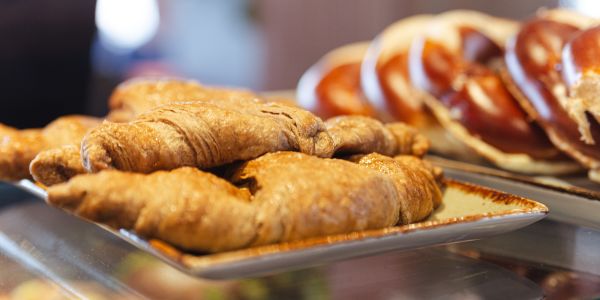 Süße Gebäck und Butterbrezeln